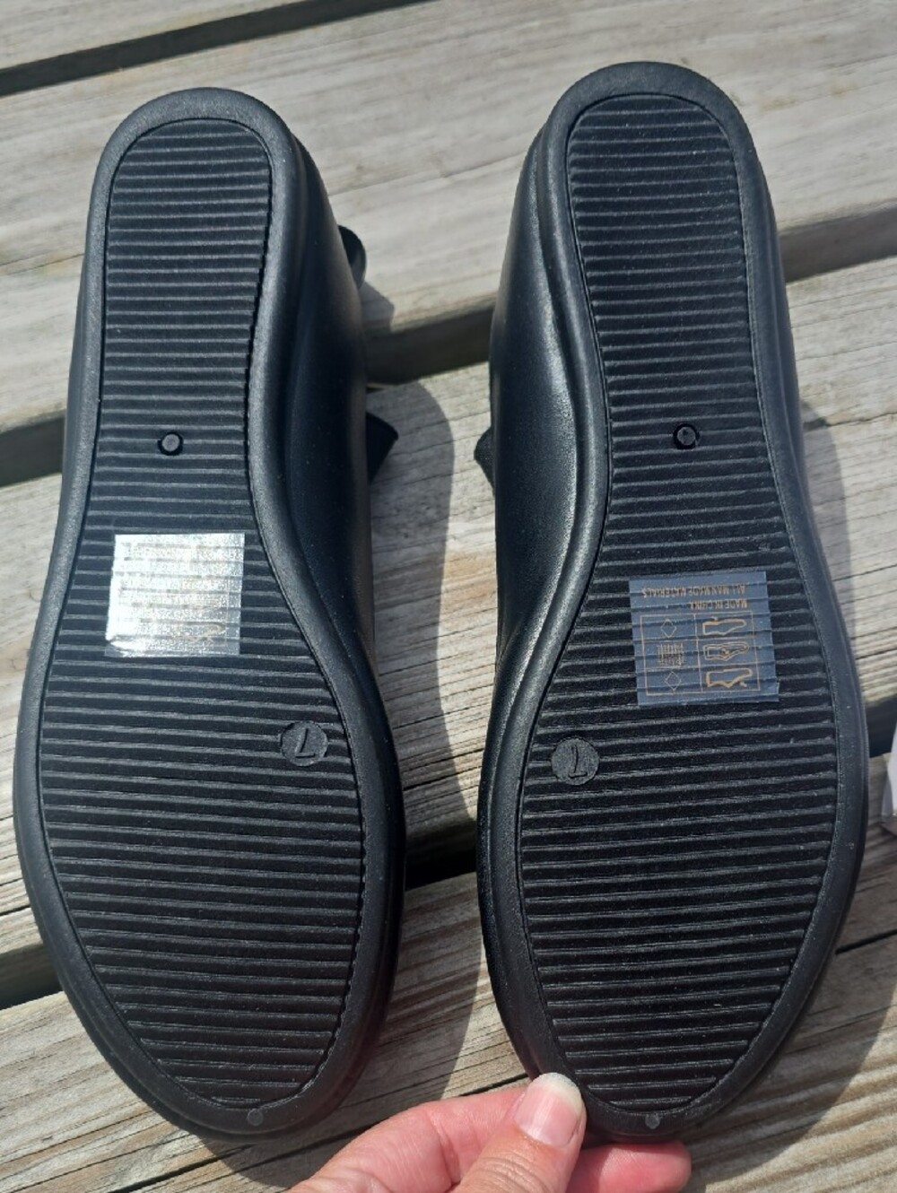 Alpine Swiss Black Girls Elastic Cross-Strap Ballet Flats - Picture 3 of 7